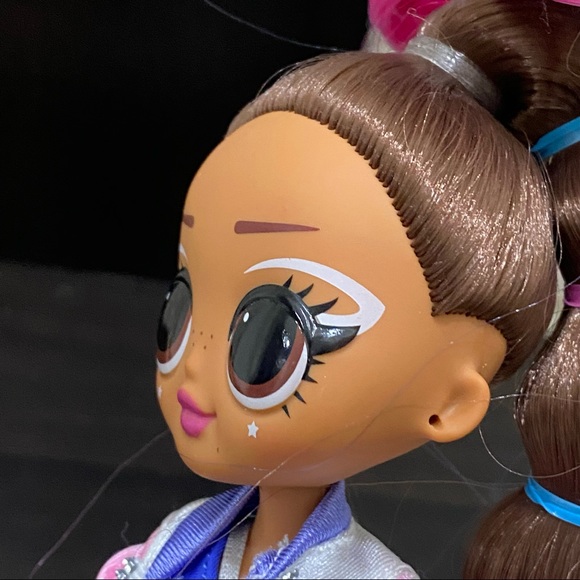 L.O.L Surprise OMG Sports Cheer Leader 9" Fashion Doll - Picture 5 of 8